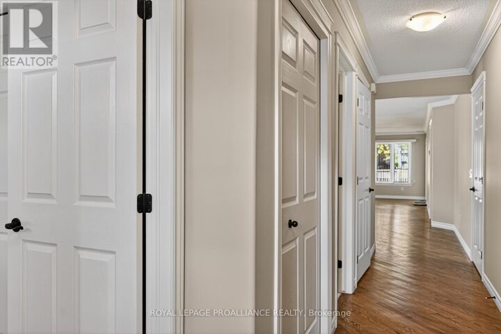 Property Photo: 157 Steacy Gardens East ON K6V 0B5