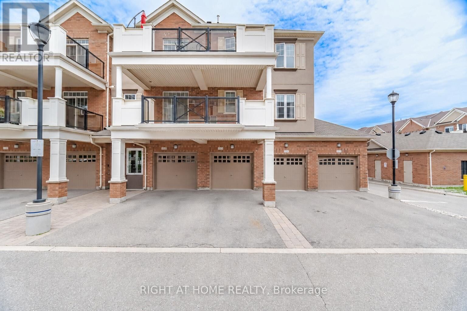 Property Photo:  269 Georgian Drive 311  ON L6H 0L1 