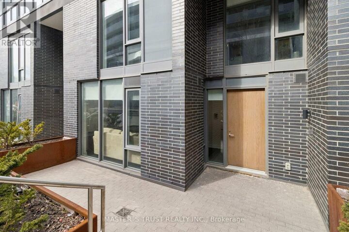 Property Photo:  160 Flemington Road East Th109  ON M6A 0A9 