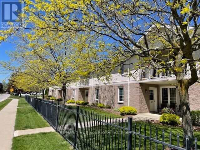 Property Photo:  1550 12th Avenue East 204  ON N4K 6Z3 