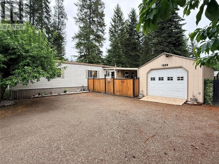 Property Photo: 1558 Thompson Road BC V0H 1E0