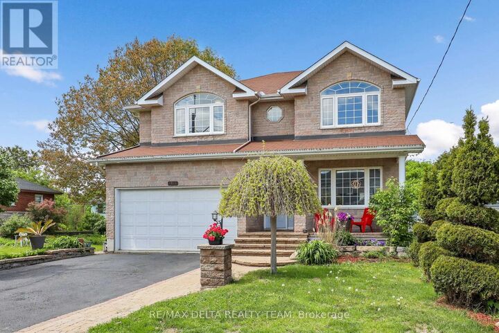 Property Photo: 1811 Kingsdale Avenue ON K1T 1H7