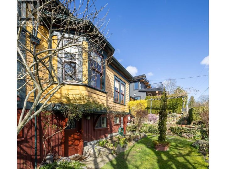 Property Photo:  217 Ninth Street  BC V3M 3V4 