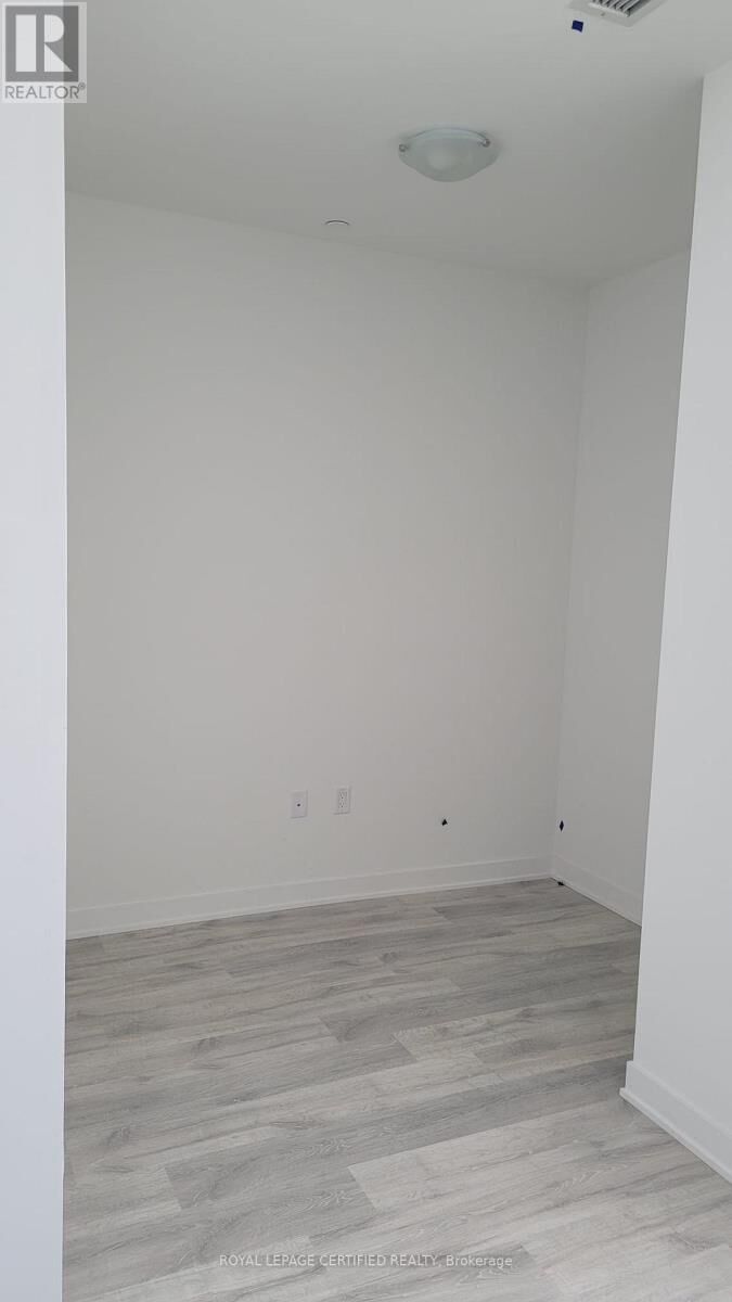 Property Photo:  4655 Metcalfe Avenue 110  ON L5M 0Z7 