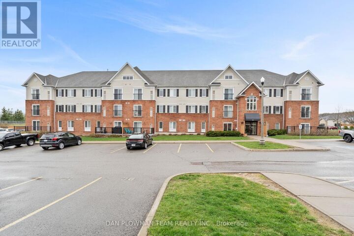 Property Photo:  306 Spillsbury Drive 209  ON K9K 0B5 