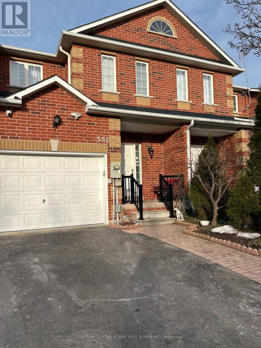 Property Photo:  558 Lumberton Crescent  ON L4Z 3Z7 