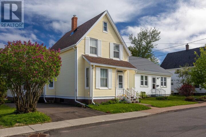Property Photo:  94 Highland Avenue  PE C1A 2H6 