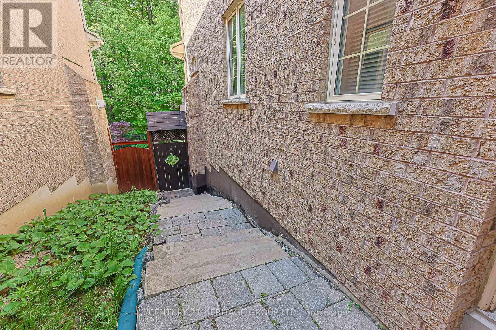 Property Photo: 385 Maria Antonia Road ON L4H 2X9