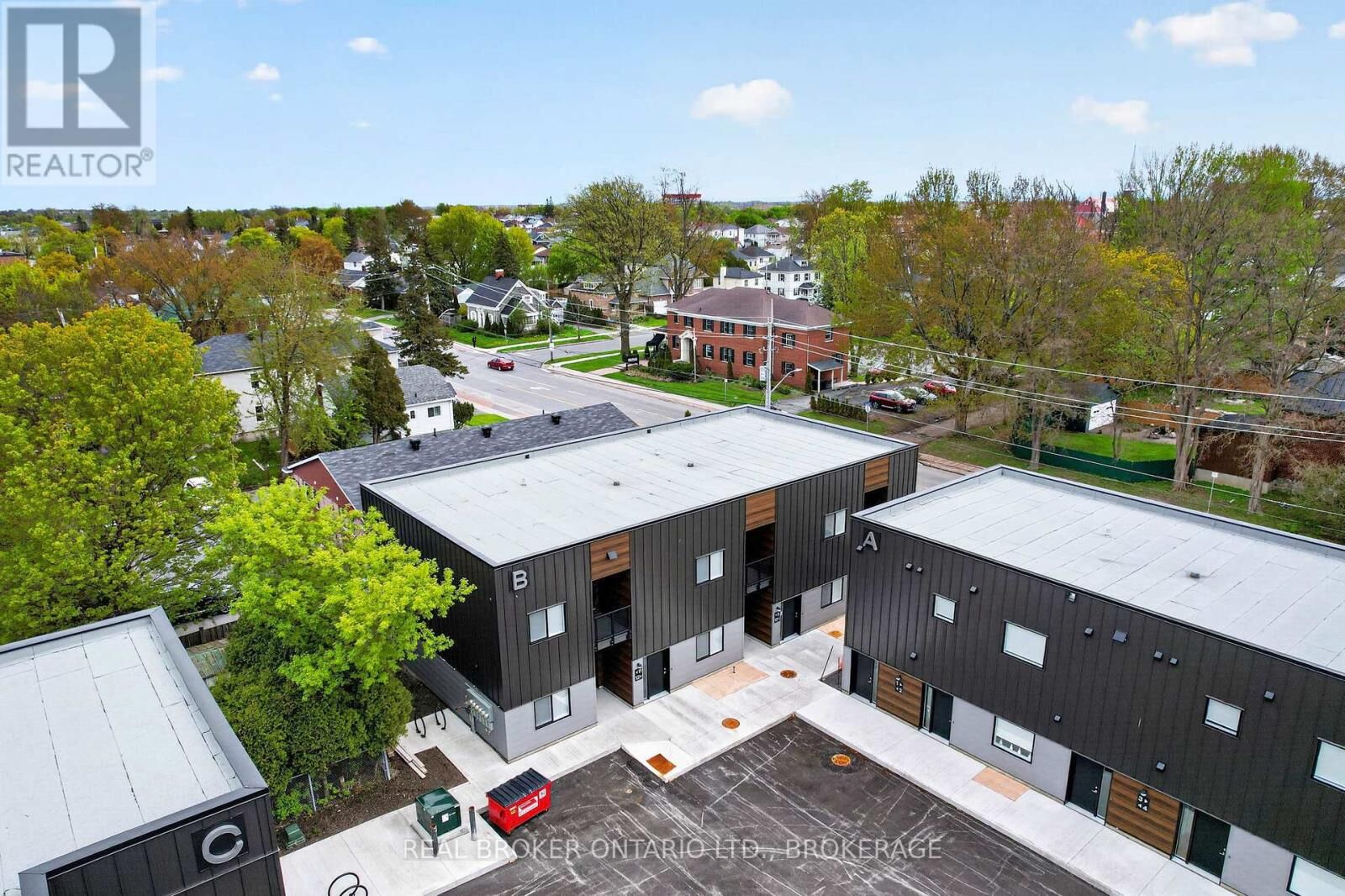 Property Photo:  600 Second Street East Unit #7B  ON K6H 4H3 