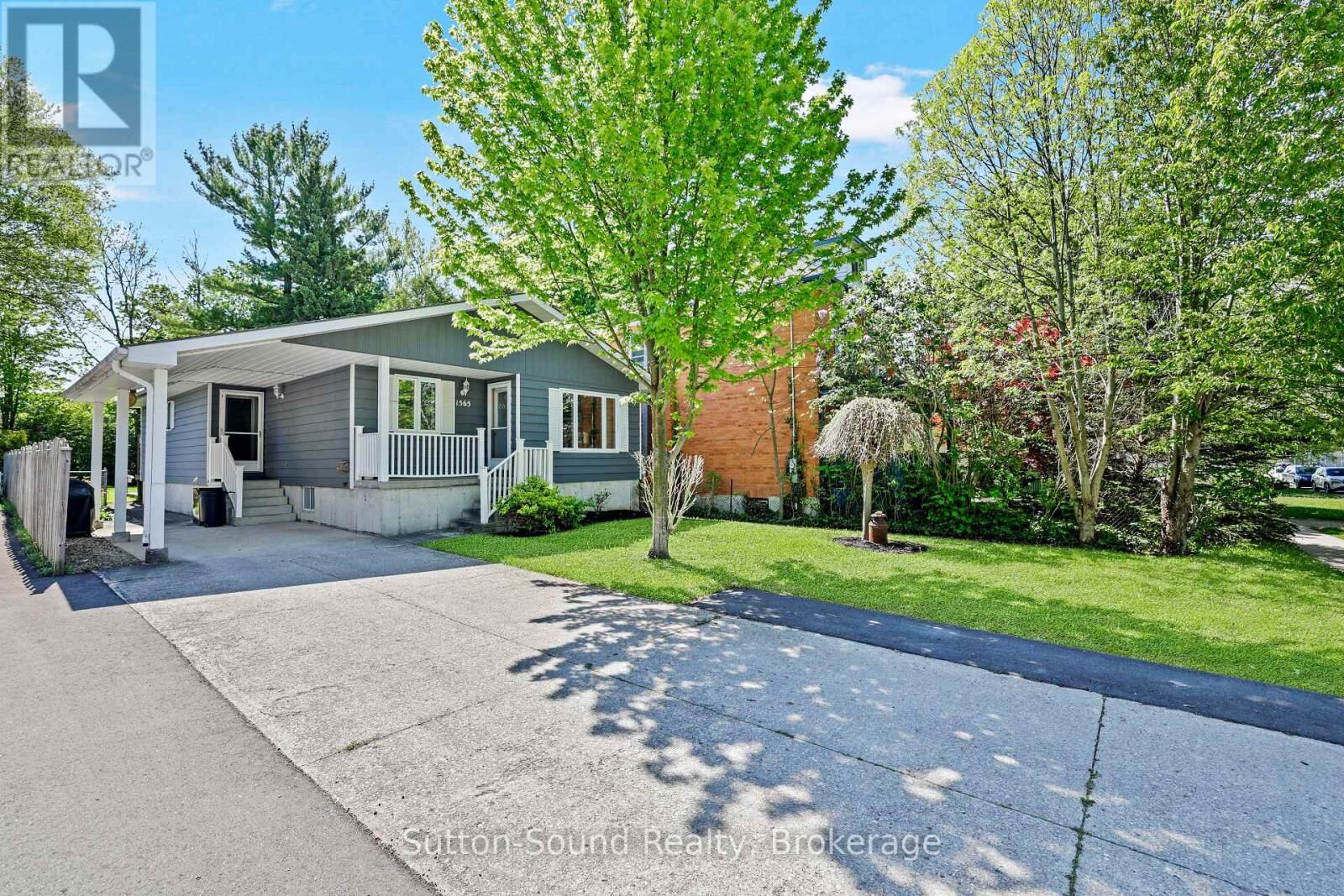 Property Photo: 1565 7th Avenue East ON N4K 2Z3