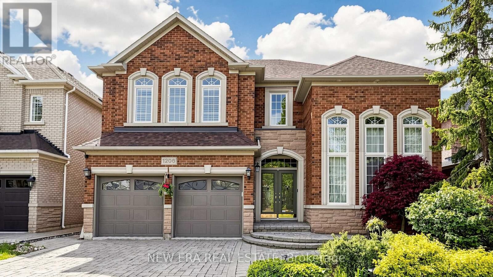 Property Photo:  1206 Lindenrock Drive  ON L6H 6T4 