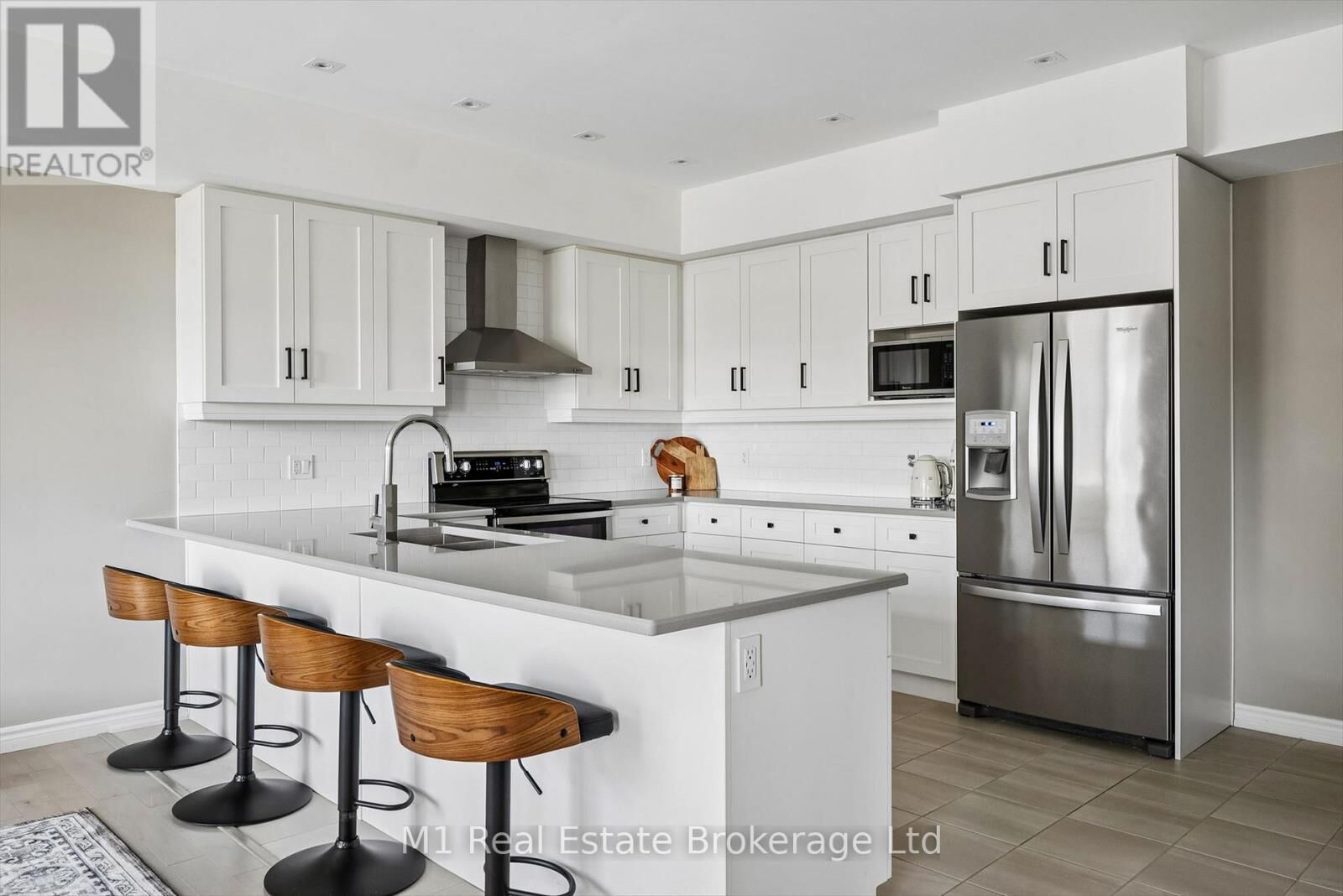 Property Photo:  107 Westra Drive 17  ON N1K 0A5 