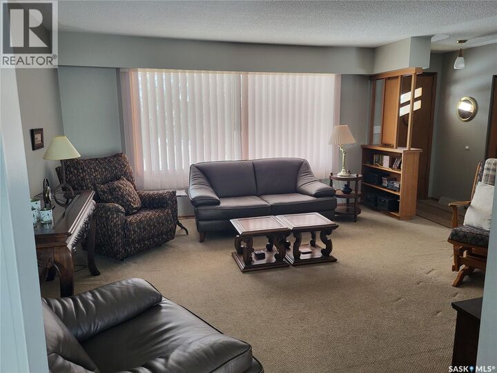 Property Photo: 604 King Street SK S0G 2J0