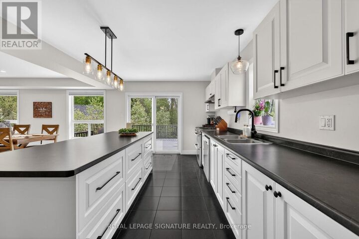 Property Photo:  340 Wild Rose Drive  ON P1P 0B4 
