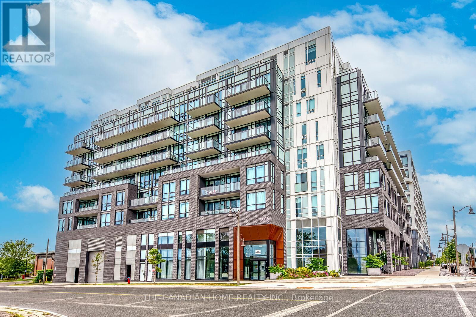 Property Photo: 3005 Pine Glen Road 216 ON L6M 5P5