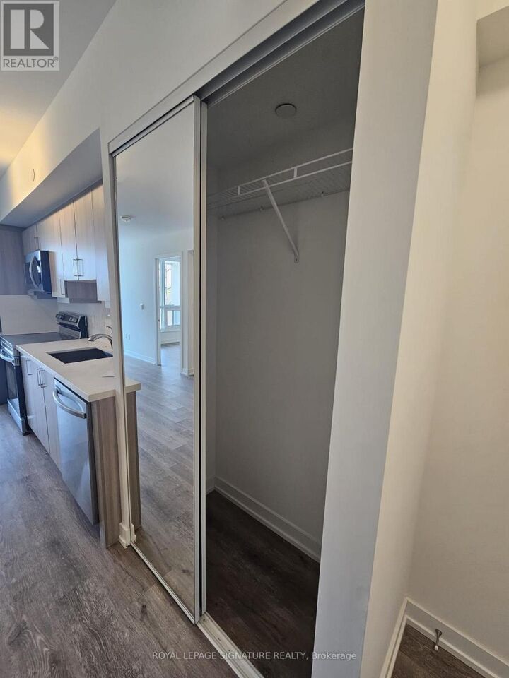 Property Photo: 556 Marlee Avenue 421 ON M6B 0B1
