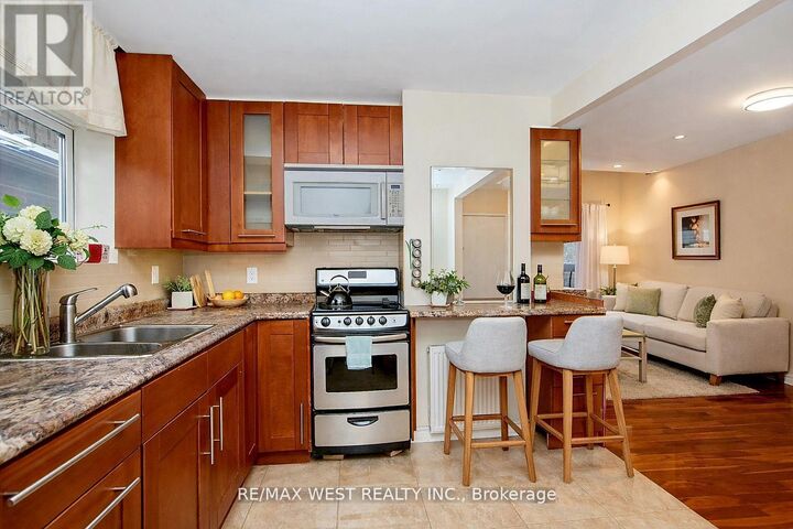 Property Photo: 237 Vaughan Road 2nd ON M6C 2M8