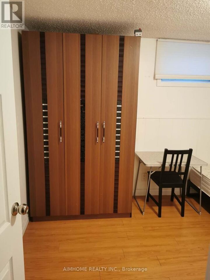 Property Photo: 137A Markham Street Basement ON M6J 2G4
