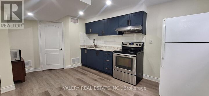 Property Photo:  68 Mullis Crescent 2  ON L6Y 4S9 