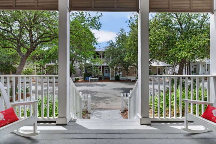 Property Photo: 44 N Ryan Street FL 32459