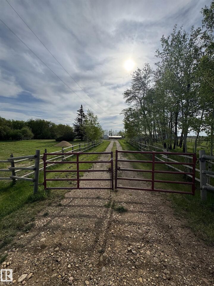 Property Photo:  59235 Range Road 193  AB T0A 3P0 
