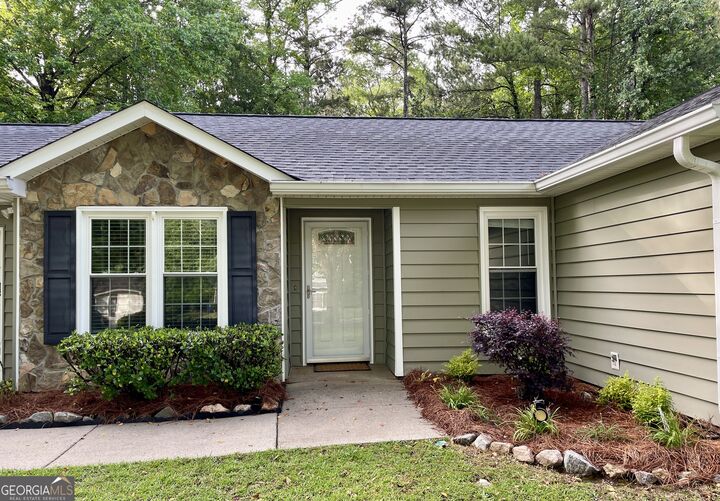 Property Photo:  204 Kentwood Drive  GA 30269 