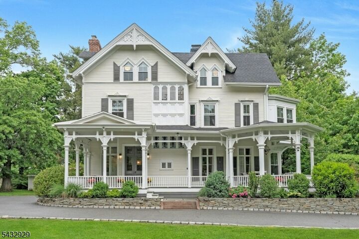 Property Photo:  42 Llewellyn Rd  NJ 07042 