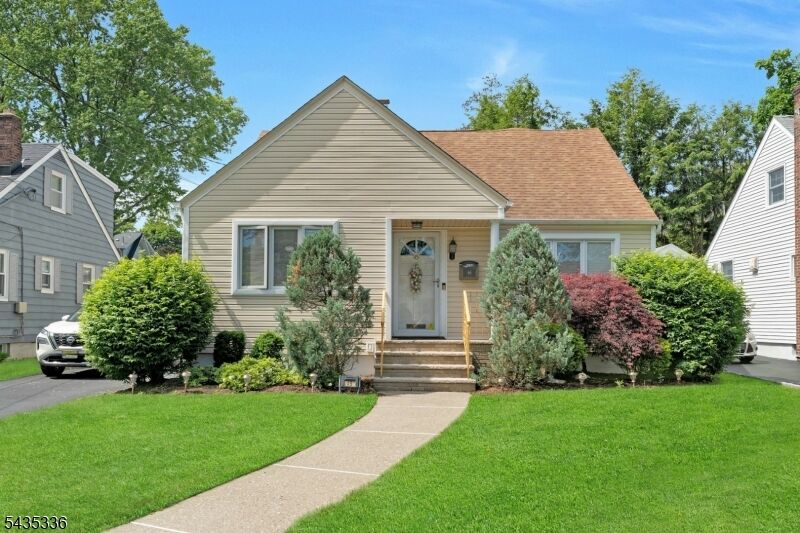 Property Photo:  45 W Oldis St  NJ 07662 
