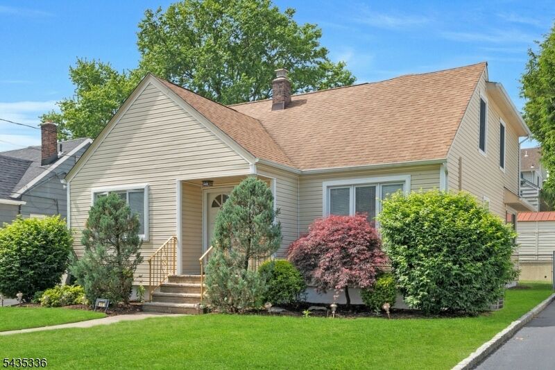 Property Photo:  45 W Oldis St  NJ 07662 