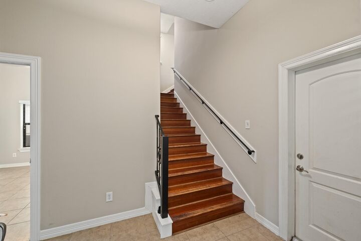 Property Photo: 2045 W 14th 1/2 Street TX 77008