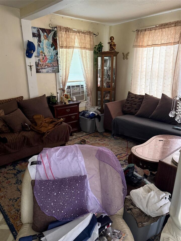Property Photo:  301 66th Street  TX 77011 