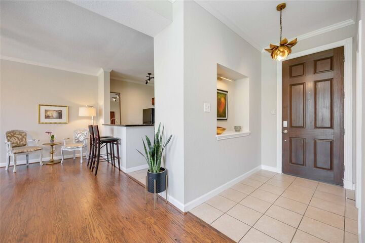 Property Photo: 4515 Briar Hollow Place 308 TX 77027