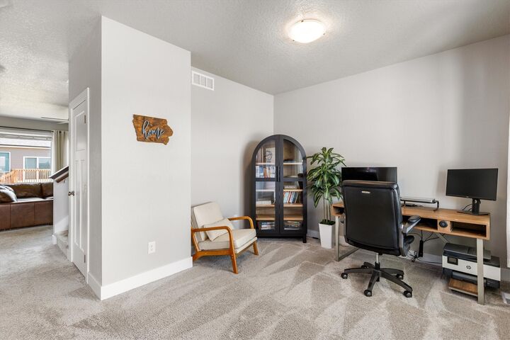 Property Photo:  603 NE Oak Ridge Drive  IA 50021 