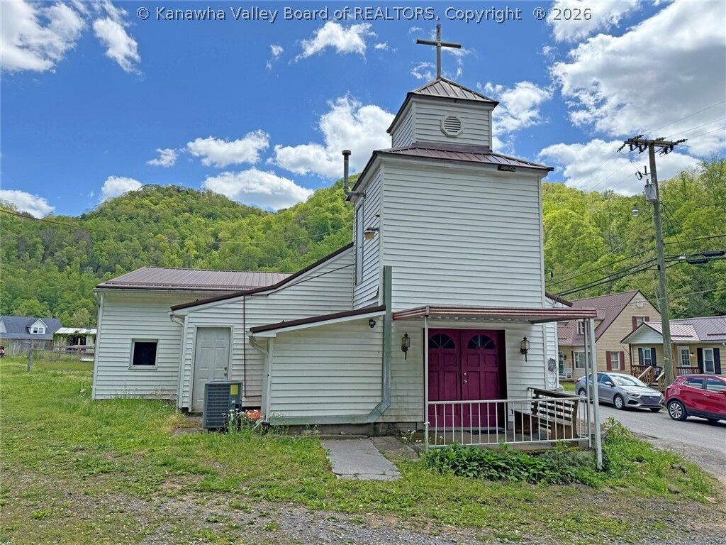 Property Photo:  42 Madison Avenue  WV 25826 