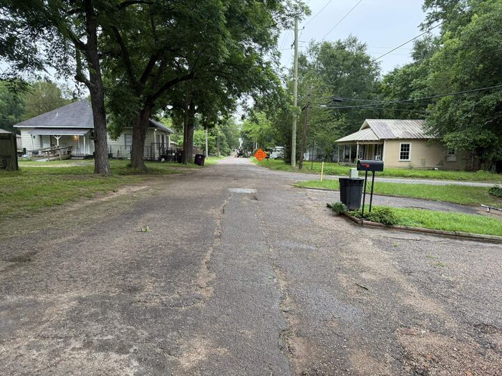 Property Photo: 717 Allen Street TX 75644