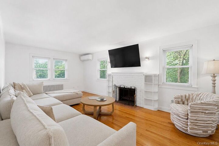 Property Photo: 27 Alice Court NY 11518