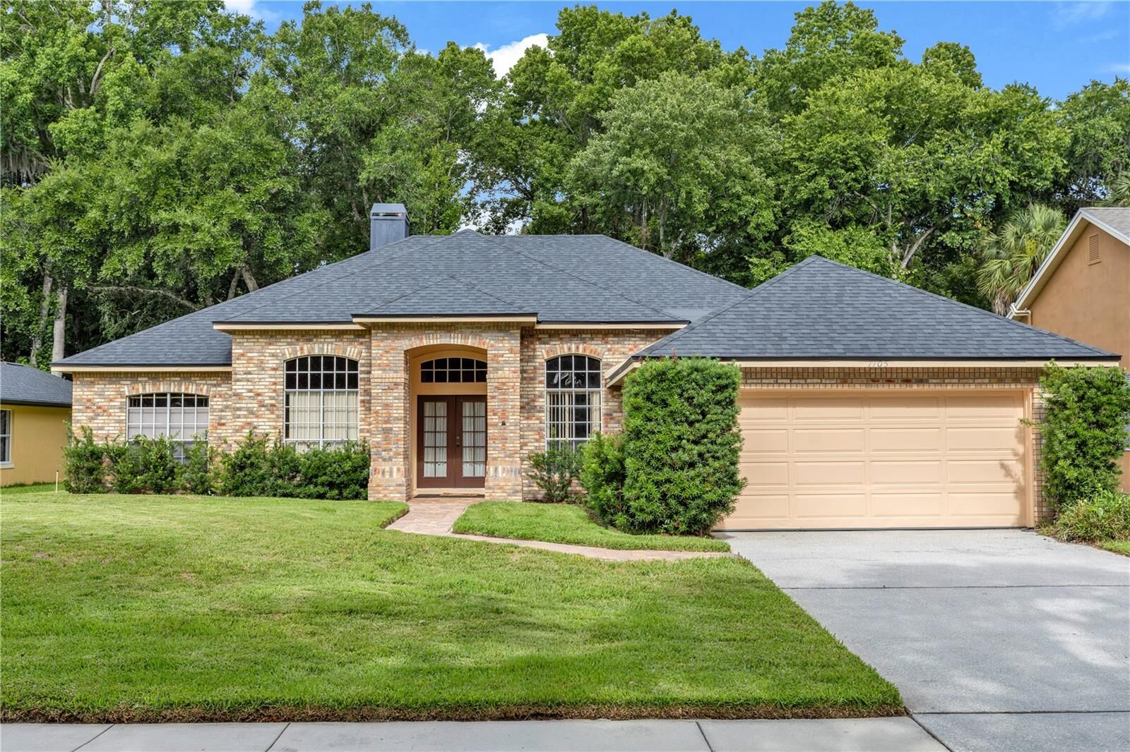 Property Photo:  1105 Twin Oaks Circle  FL 32765 