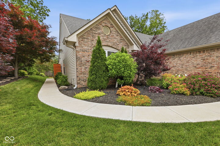Property Photo: 9555 Summer Ridge Place IN 46260
