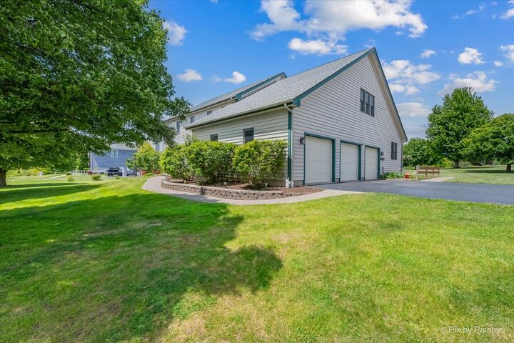 Property Photo:  6701 Debbie Lane  IL 60152 