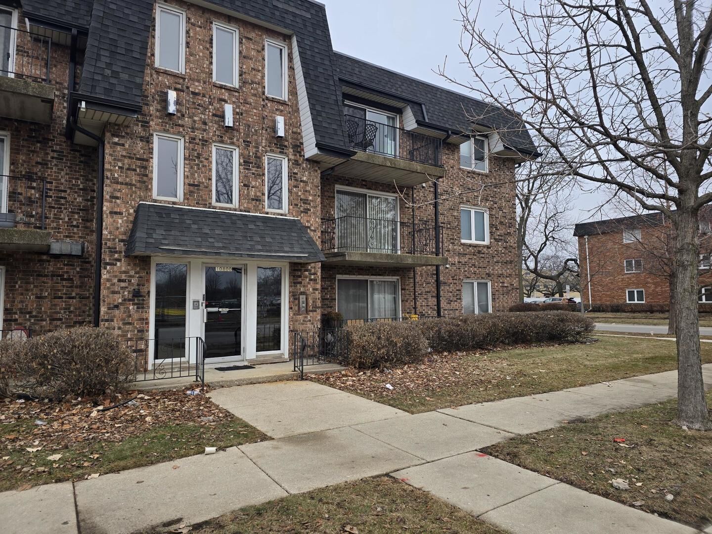 Property Photo:  