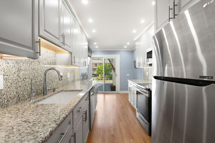 Property Photo:  1501 Topp Lane  IL 60025 