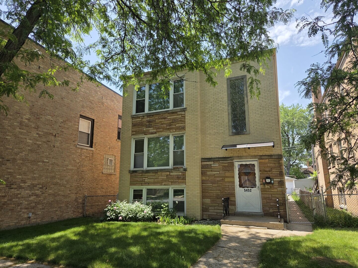 Property Photo:  5452 N Central Avenue 1  IL 60630 