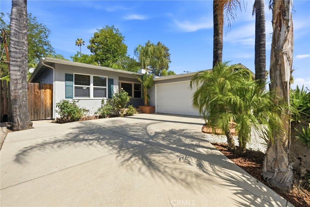 Property Photo:  5027 Rigoletto Street  CA 91364 