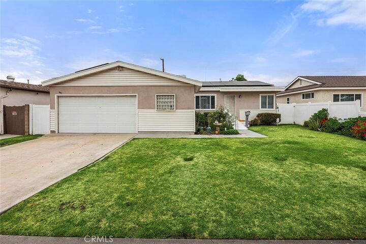 Property Photo:  1467 W Flower Ave  CA 92833 