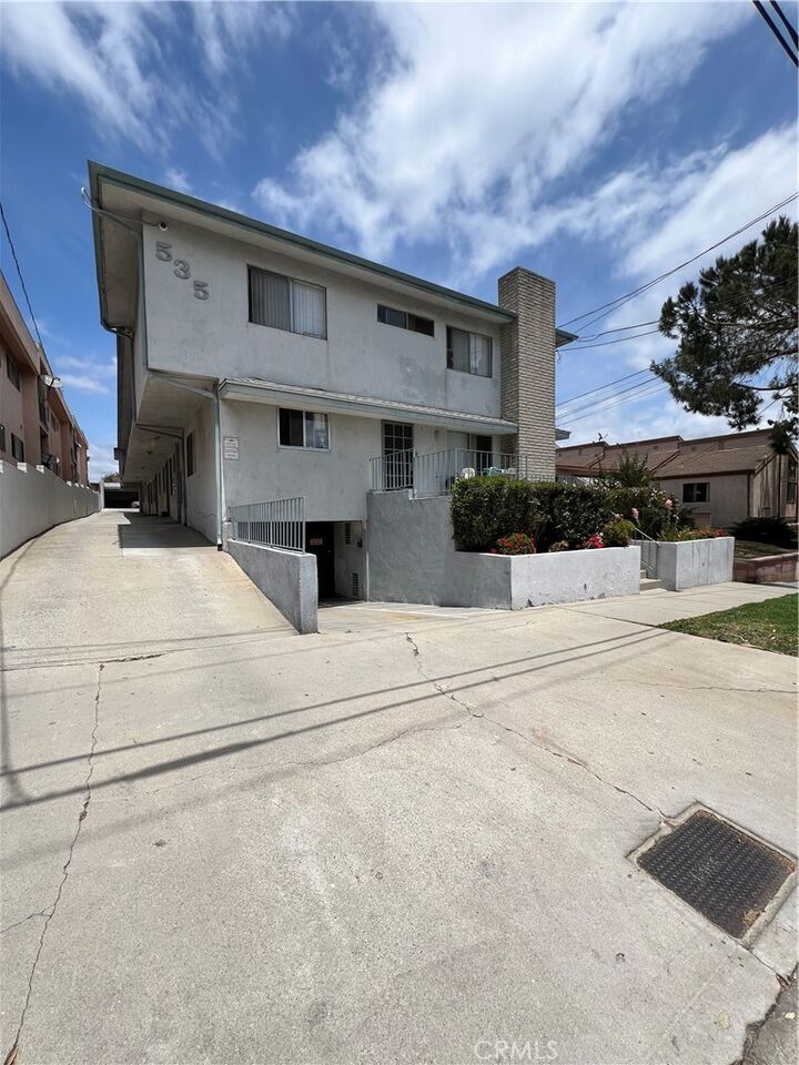 Property Photo:  535 E Hazel Street 4  CA 90302 