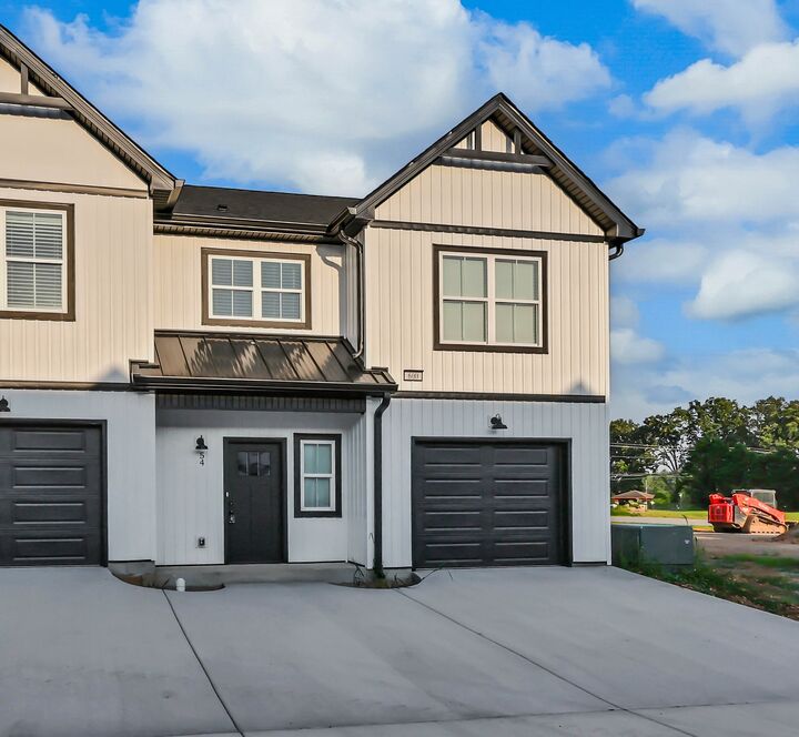 Property Photo:  166 Sango Dr Bldg 6 54  TN 37043 