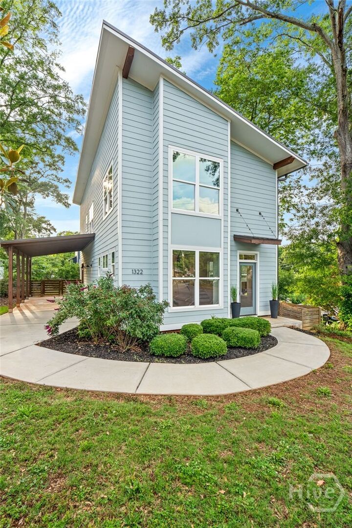 Property Photo: 1322 W Hancock Avenue GA 30606