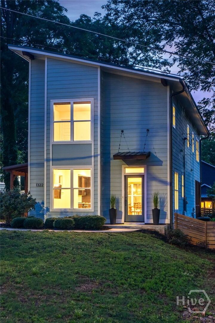 Property Photo: 1322 W Hancock Avenue GA 30606