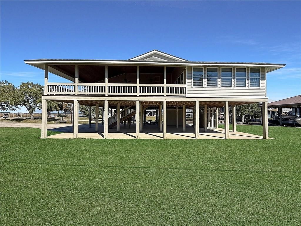 Property Photo:  275 Carr Drive  LA 70458 