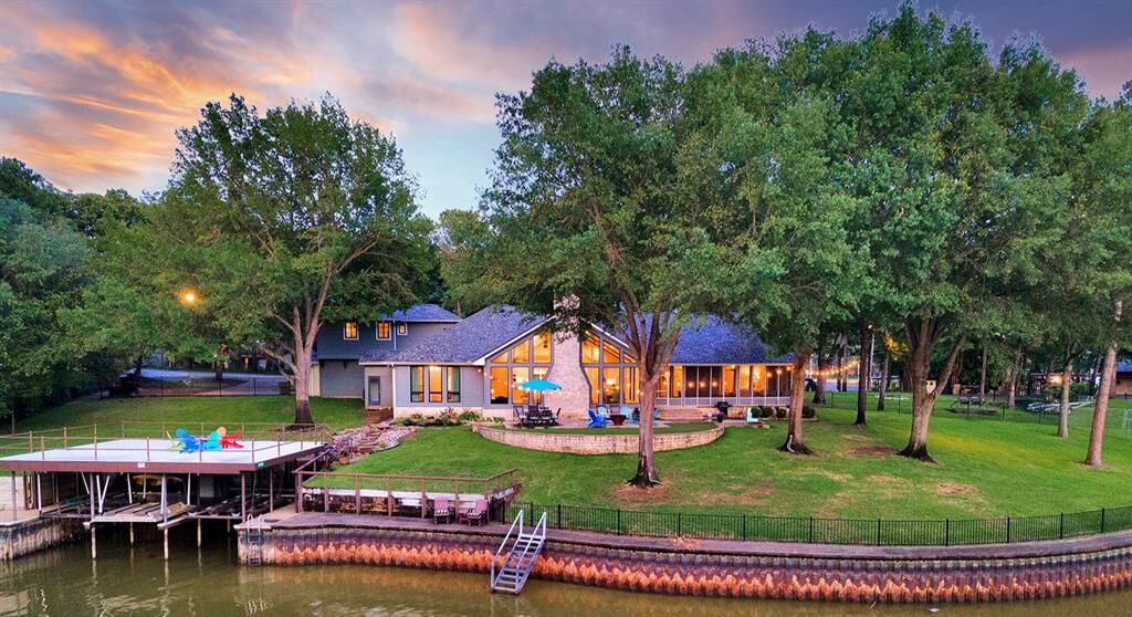 Property Photo: 103 Glenn Road TX 75156